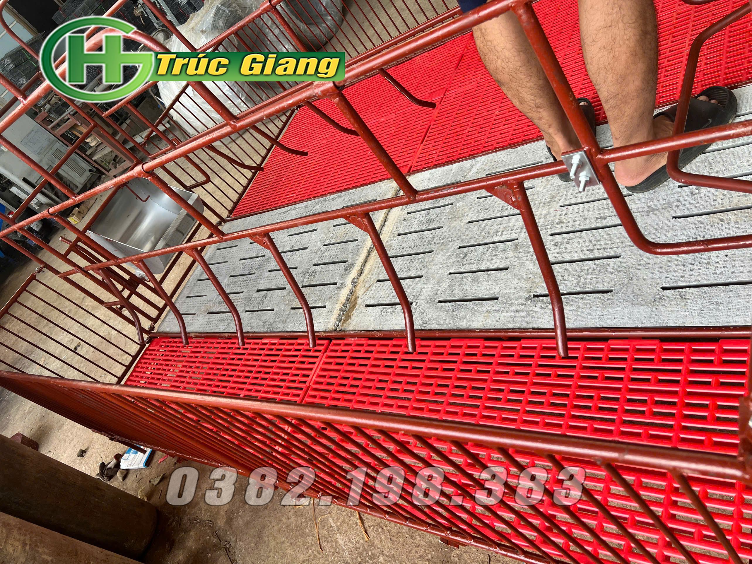 Cũi kết hợp sàn cai sữa - Hình ảnh 4